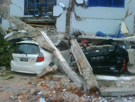 Usai Padang, Gempa Terus Cari Sasaran