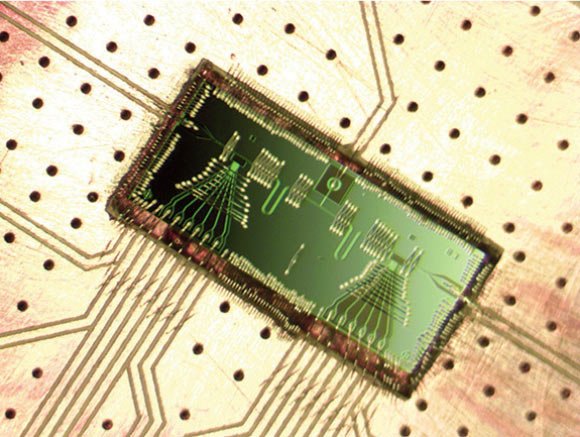Laser MW untuk Komputer Kuantum