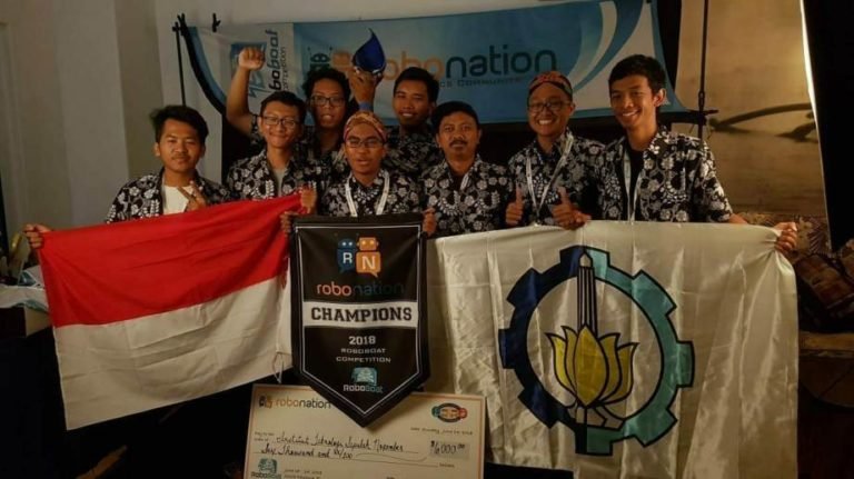 Tim Barunastra ITS Jawara Kompetisi Roboboat di AS
