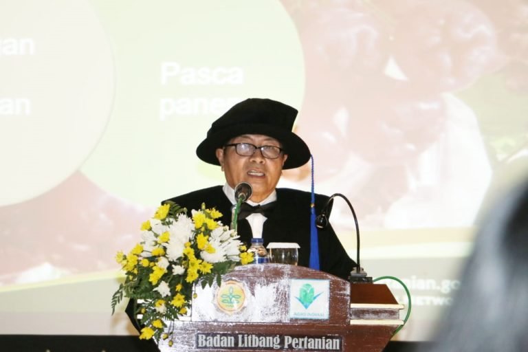 Prof Ahsol Hasyim, Pakar Hama Dan Penyakit Tanaman