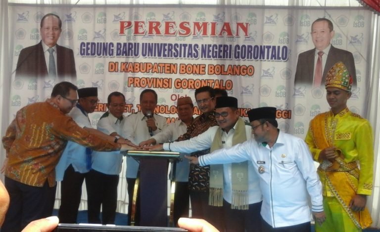 Menristekdikti Resmikan Gedung Baru Proyek 7 in 1 Universitas Negeri Gorontalo