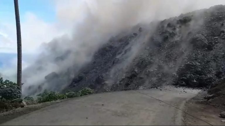 Pemkab Tetapkan Tanggap Darurat Bencana Erupsi Gunung Karangetang 7 Hari