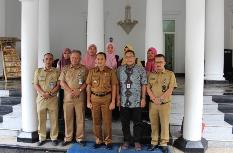 BPTP Banten Serahkan Tanda Daftar Padi dan Durian Lokal ke Wakil Bupati Lebak