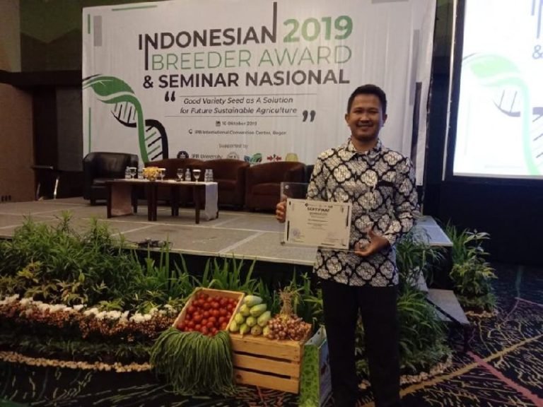 Pemulia BB Padi Terima Penghargaan Indonesian Breeder Award 2019