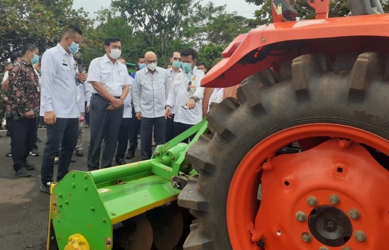 Kunjungi BPP Mektan, Menko Marves Dorong Modernisasi Pertanian Melalui Alsintan