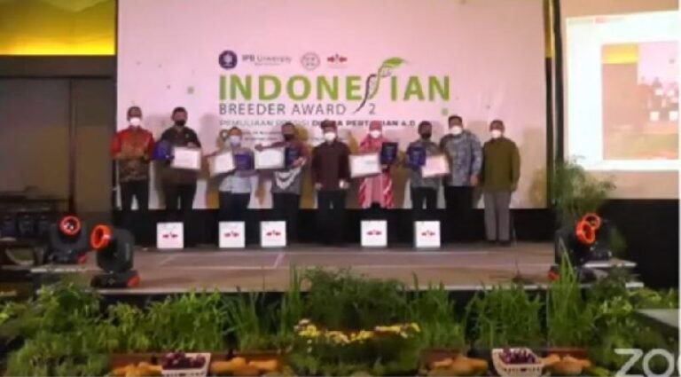 Lima Peneliti Balitbangtan Raih Indonesian Breeder Award 2021