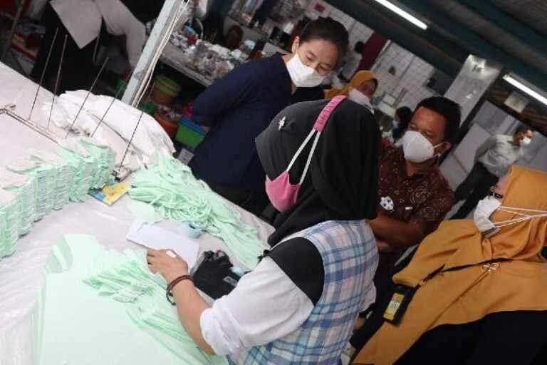 Ambil Peluang di Tengah Pandemi, PT Sansan Saudaratex Jaya Produksi Masker Ber-SNI