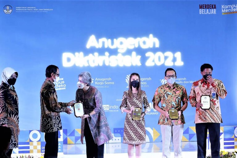 Huawei Raih Penghargaan atas Kontribusi bagi Pengembangan Talenta Digital Indonesia
