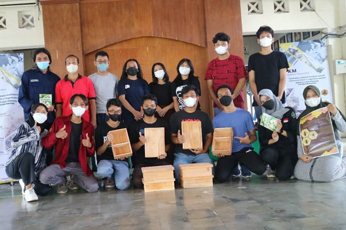 Mahasiswa UGM Kenalkan Budidaya Lebah Klanceng ke Siswa SMAN 11 Yogyakarta
