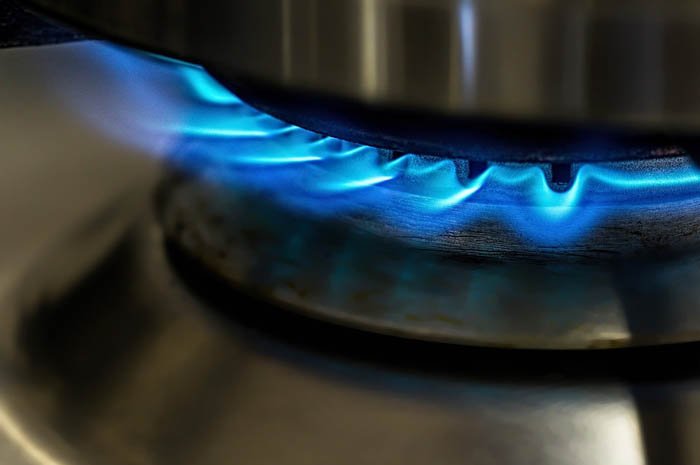 Cegah Kebakaran, Masyarakat Perlu Tahu Masa Pakai Kompor Gas yang Ideal