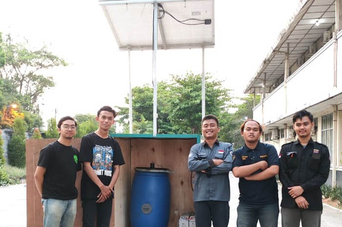 Mahasiswa SV UGM Kembangkan Komposter Pupuk Cair Otomatis dengan Sumber Energi Matahari
