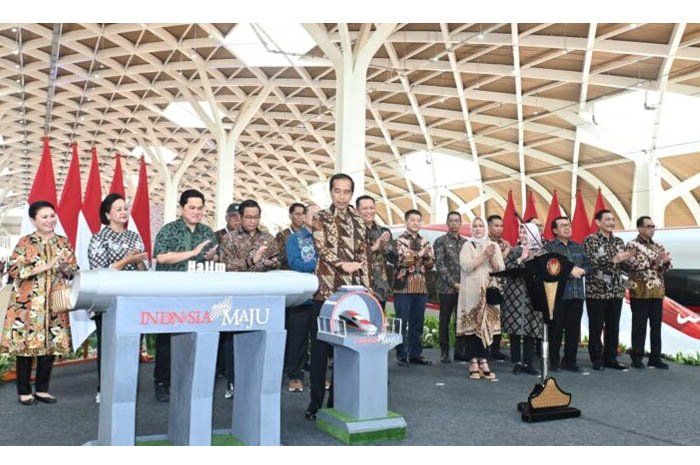 Pertama di Asia Tenggara, Presiden Jokowi Resmikan Kereta Cepat WHOOSH