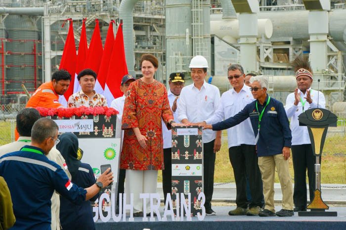 Presiden Jokowi Resmikan Proyek Tangguh Train 3, Penghasil Gas Bumi Terbesar di Indonesia