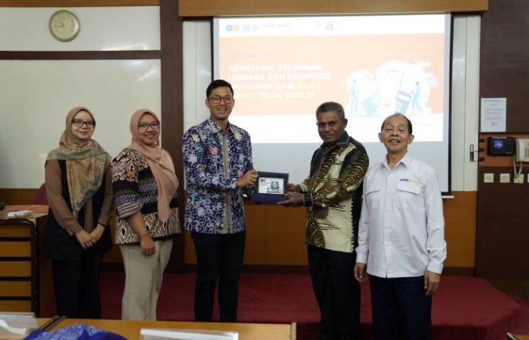 FEB UGM Gelar Pelatihan Akuntansi Bagi Siswa SMK Teluk Bintuni