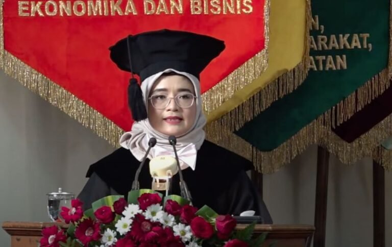 Nurul Indarti, Guru Besar Perempuan Pertama Bidang Manajemen di UGM