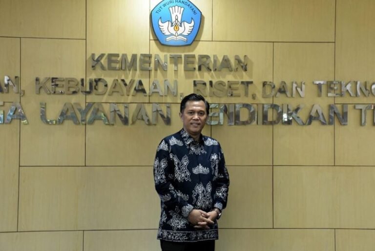 Prof. Iskhaq Iskandar: Perjuangan Sang Kondektur Bus Jadi Guru Besar Universitas Sriwijaya