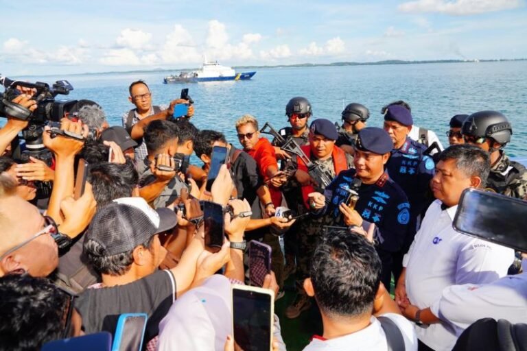 KKP Hentikan Operasional 2 Kapal Isap Pasir Berbendera Singapura di Perairan Batam