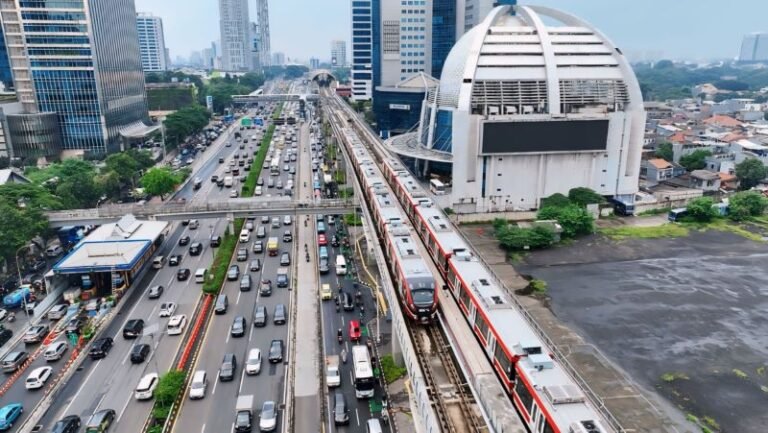 LRT Jabodebek Kini Dilengkapi Sistem Pendeteksi Kepadatan Penumpang