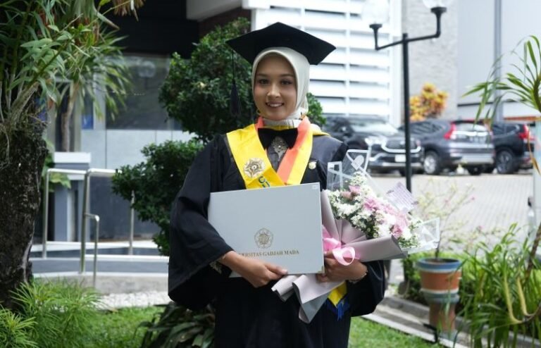 Kisah Septy Nur Sulistyawati, Alumnus SMK N 1 Ponorogo Raih Gelar Magister FEB UGM dan Beasiswa LPDP