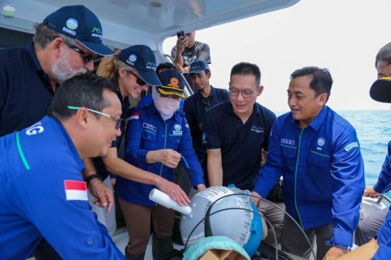 Perkuat Observasi Meteorologi Maritim, BMKG Lepas Drifter di Perairan Kepulauan Seribu