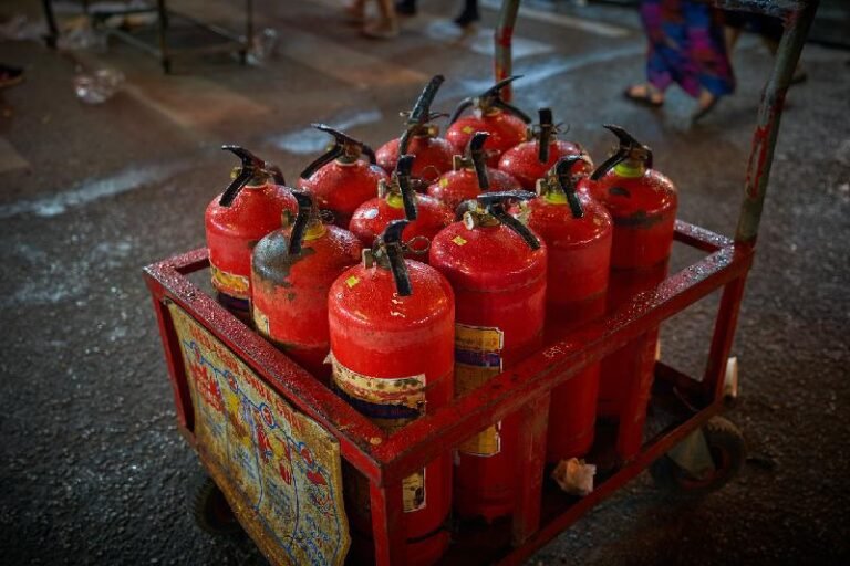 Antisipasi Bahaya Kebakaran, BSN Dorong Penerapan SNI Alat Pemadam Api Portabel