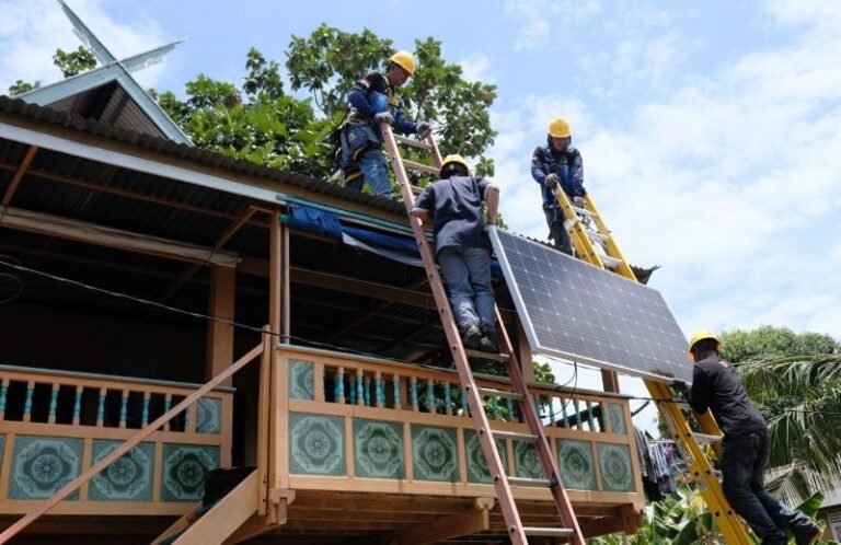 Layanan SuperSUN PLN Hadirkan Listrik Bersih di Pulau Polewali