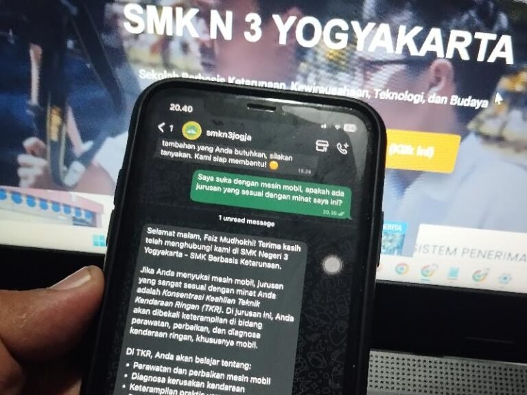 Informasikan SPMB, SMKN 3 Yogyakarta Buat Inovasi Chatbot AI Berbasis WhatsApp