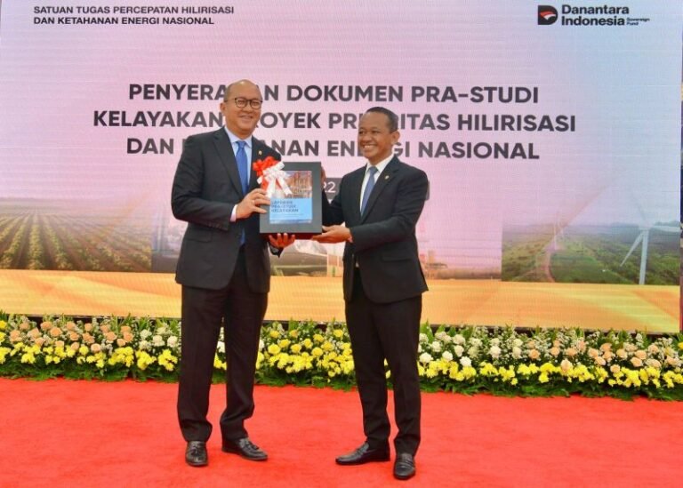 Satgas Percepatan Hilirisasi Serahkan Dokumen Pra-Studi Kelayakan Proyek Strategis Senilai Rp618 Triliun