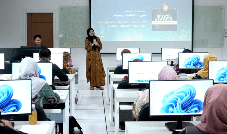 Dorong Transformasi Digital UMKM, FEB UGM Gelar Pelatihan SIDEK-ERP