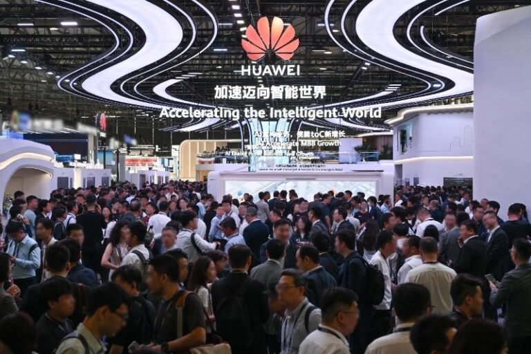 Huawei Tampilkan Perkembangan 5G-A dan AI Berbasis Skenario di MWC Shanghai 2025