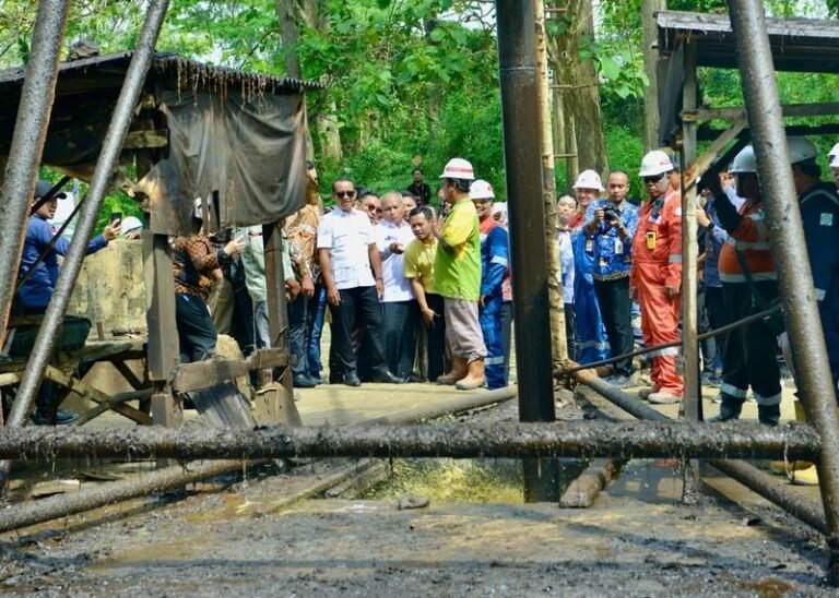 Menteri ESDM Tinjau Sumur Minyak Tua di Blora