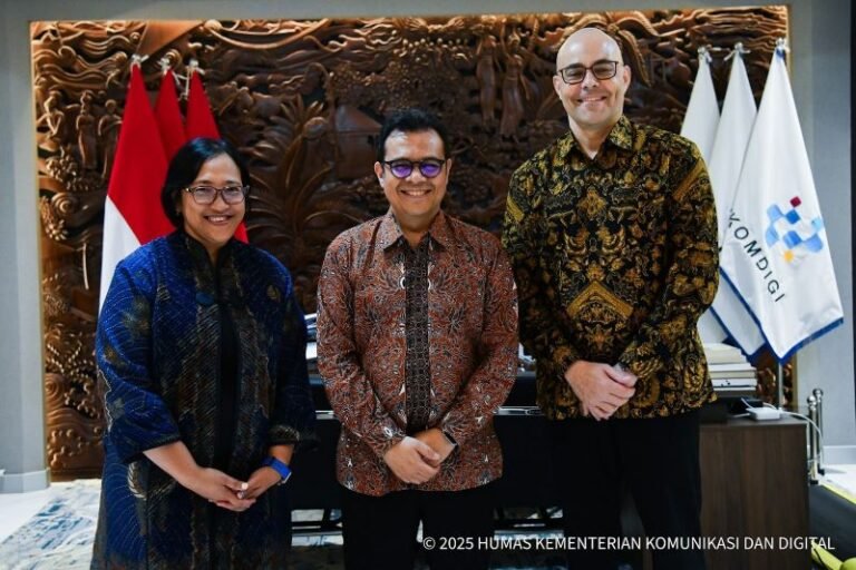 Kemkomdigi dan Monash University Rintis Kolaborasi AI untuk Perlindungan Publik