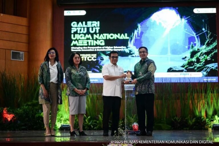 Nezar Patria Dorong Perguruan Tinggi Jadi Pusat Inovasi AI dan Talenta Digital