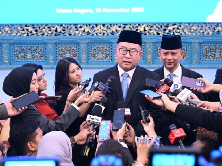 Dilantik Jadi Kepala BRIN, Arif Satria Siap Perkuat Arah Riset Nasional