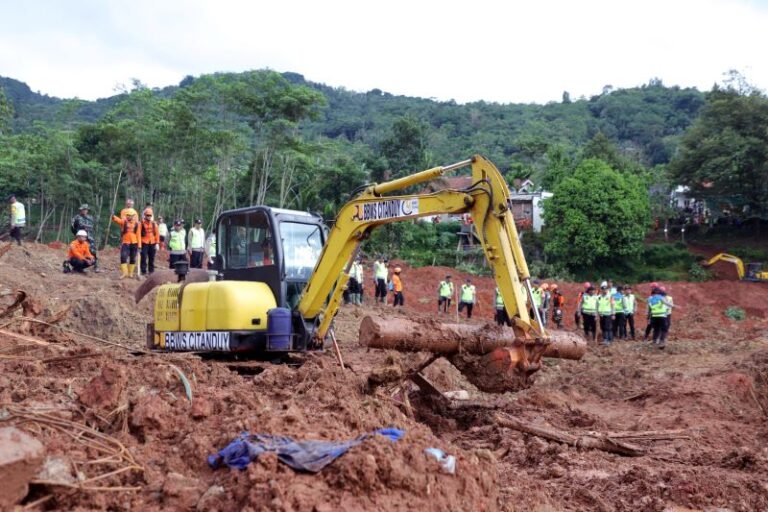 BMKG Ungkap Faktor Penyebab Bencana Tanah Longsor di Cilacap