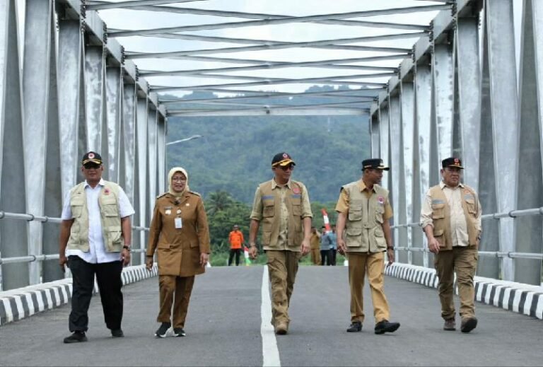 Kepala BNPB Resmikan Pembangunan Jembatan Weton Kulon di Kebumen
