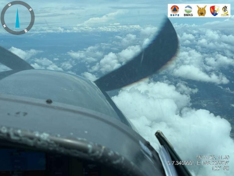 Percepat Penanganan Longsor Cilacap, BNPB Laksanakan Operasi Modifikasi Cuaca