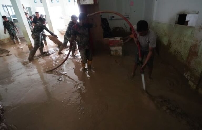 Kepala BNPB Kunjungi Aceh Tamiang, Pastikan Layanan Kesehatan dan Logistik Segera Pulih