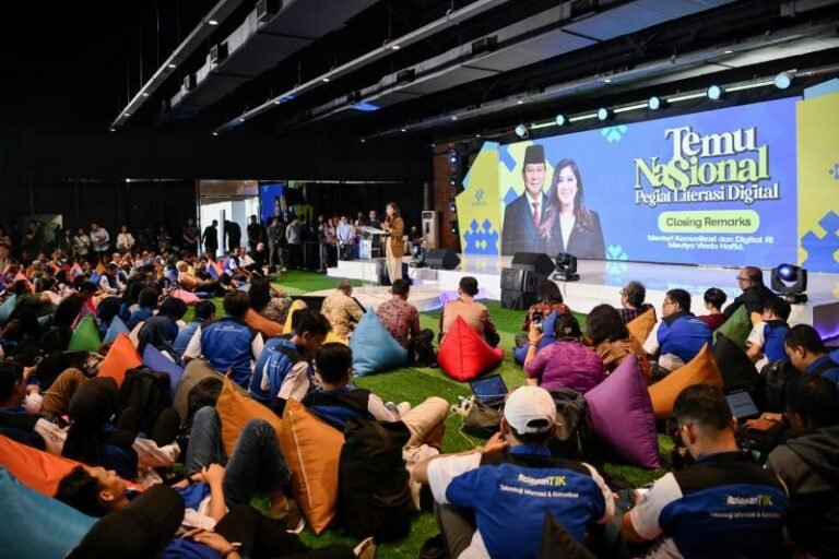 Menkomdigi Apresiasi Relawan TIK, Garda Terdepan Literasi Digital dan Aksi Kemanusiaan