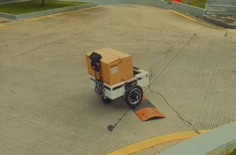 CARRIE, Robot Otonom untuk Pengantaran Barang di Lingkungan Industri Kompleks