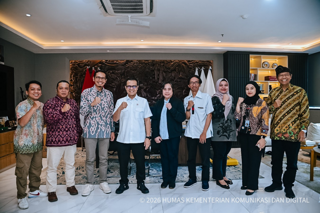 AI Adalah Alat Bantu, Wamen Nezar Dorong Mahasiswa Tetap Berpikir Kritis