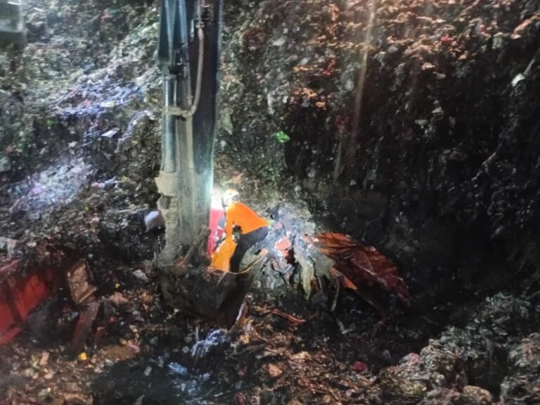 Tiga Warga Meninggal Dunia Akibat Longsor di TPA Bantargebang