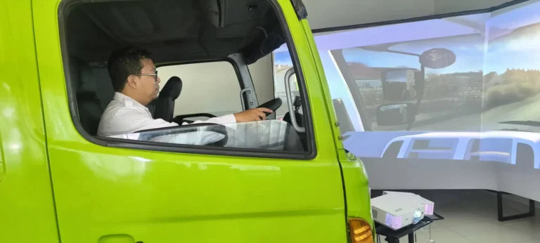 Tekan Angka Kecelakaan, BRIN Kembangkan Simulator Truk dengan Rute Jalan Indonesia